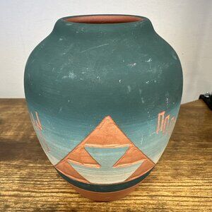 Native American Handcrafted SIOUX Signed Terra Cotta Clay Pottery High Elk